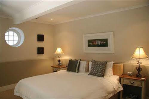 Four Rosmead Boutique Guesthouse Cape Town Exterior foto